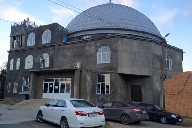 Мусульмане начали закрывать мечети по всему миру