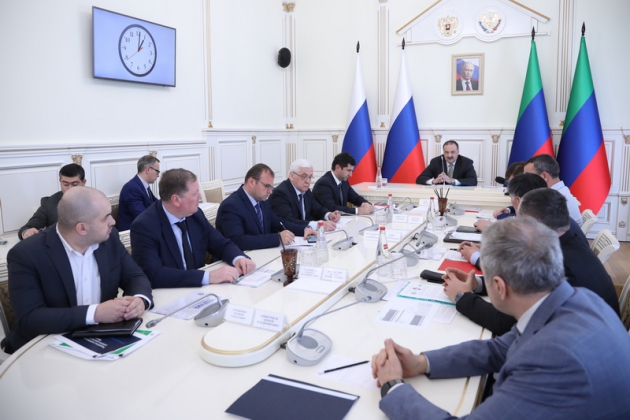 Сергей Меликов провел совещание по вопросам развития транспорта, авиационного и железногодорожного сообщения 