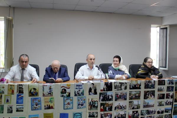 В Махачкале прошел юбилейный вечер Аминат Абдулманаповой