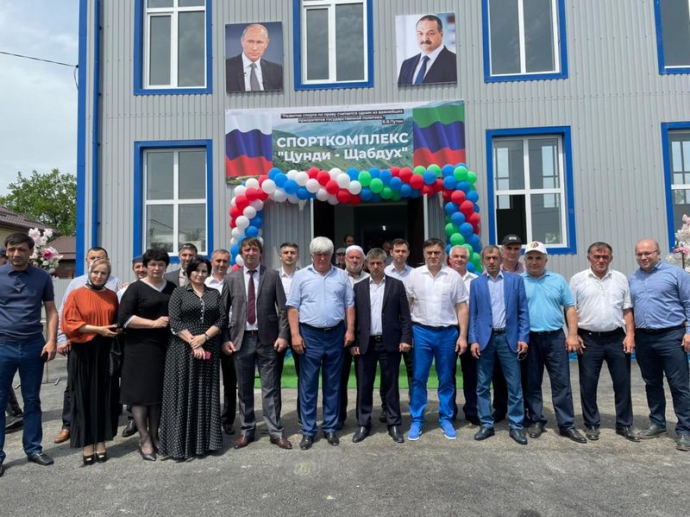 Правительственная делегация посетила ряд социальных объектов в Новолакском районе