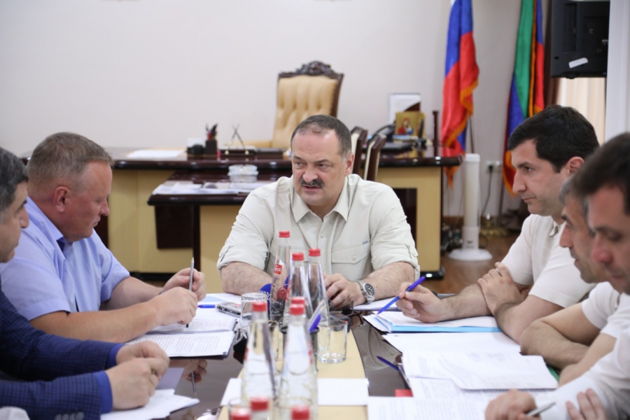 Глава Дагестана провел совещание по развитию Каспийска