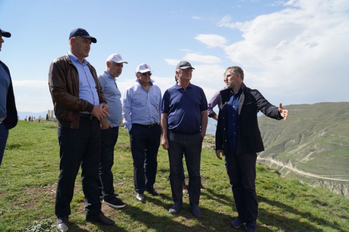 Абдулпатах Амирханов осмотрел ряд социальных объектов в Хунзахском районе