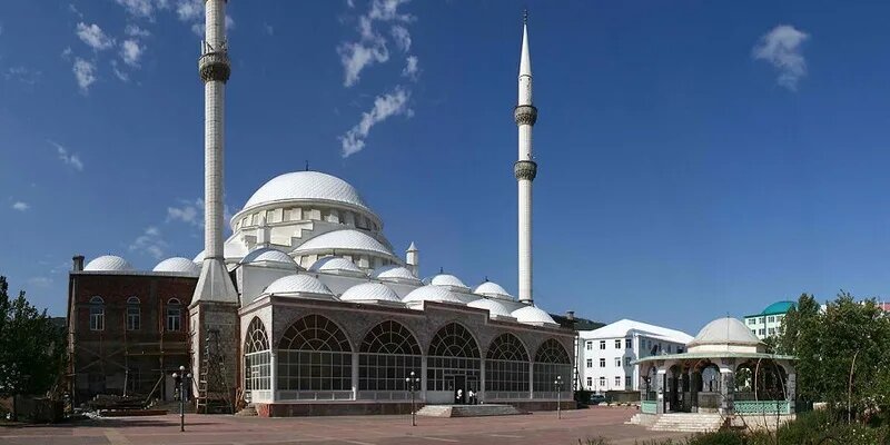 Богослужения в мечетях, церквях и синагогах с участием прихожан в Дагестане приостановлены