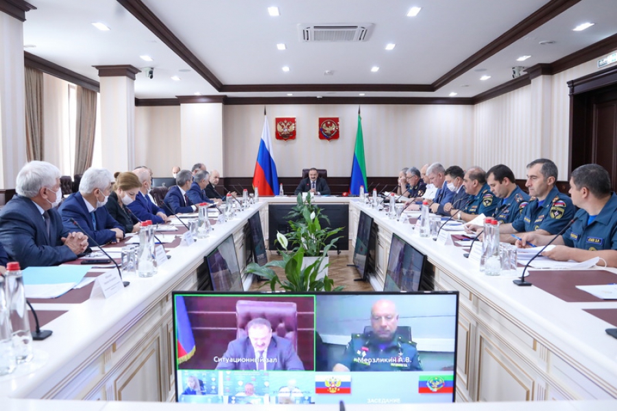 Глава РД провел заседание Комиссии при Главе РД по предупреждению и ликвидации ЧС и обеспечению пожарной безопасности.
