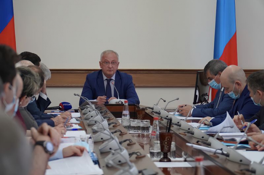 Абдулпатах Амирханов провел заседание по вопросу реализации постановления СФ о господдержке развития Дагестана