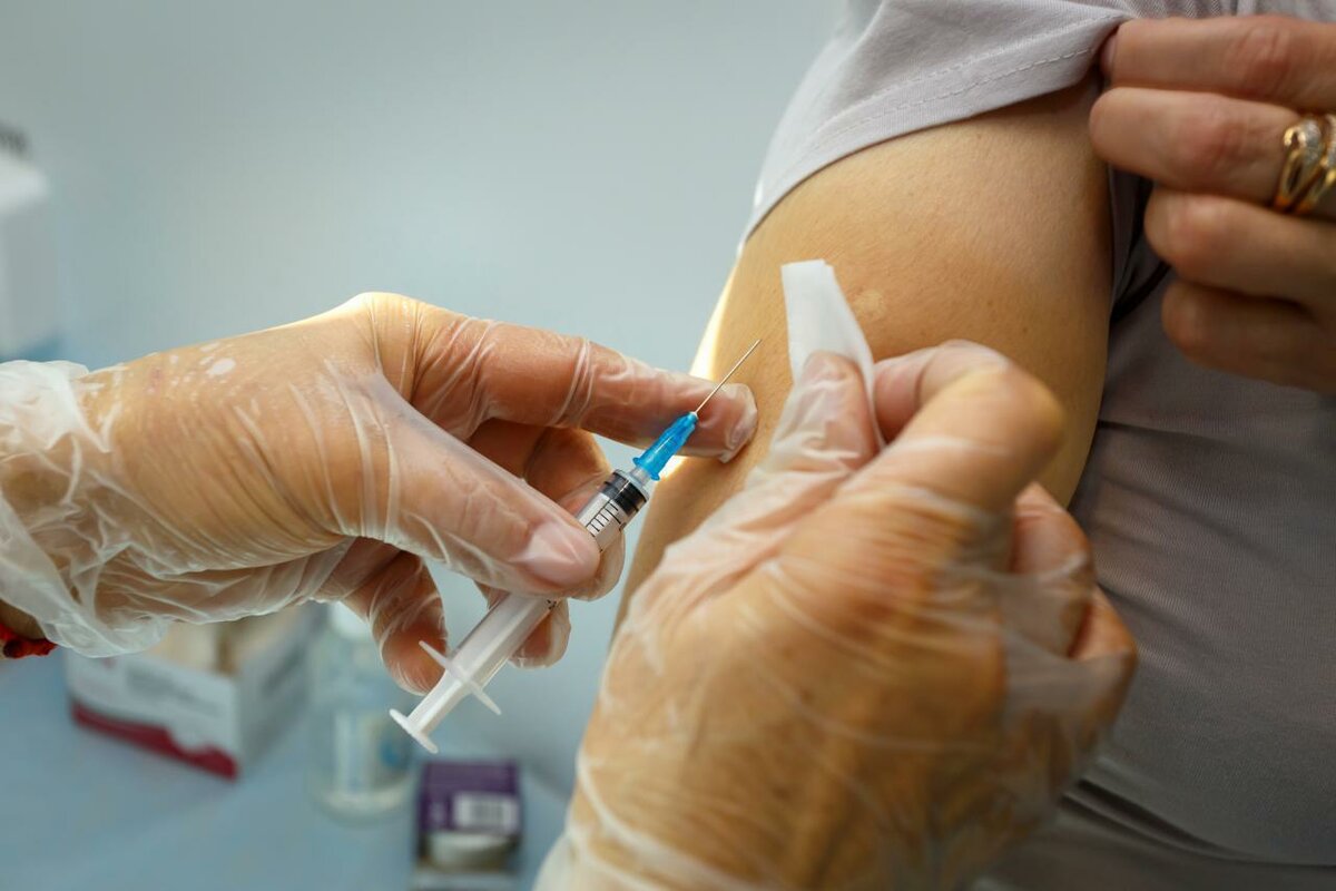 В Республике ввели обязательную вакцинацию от COVID-19 для отдельных категорий граждан