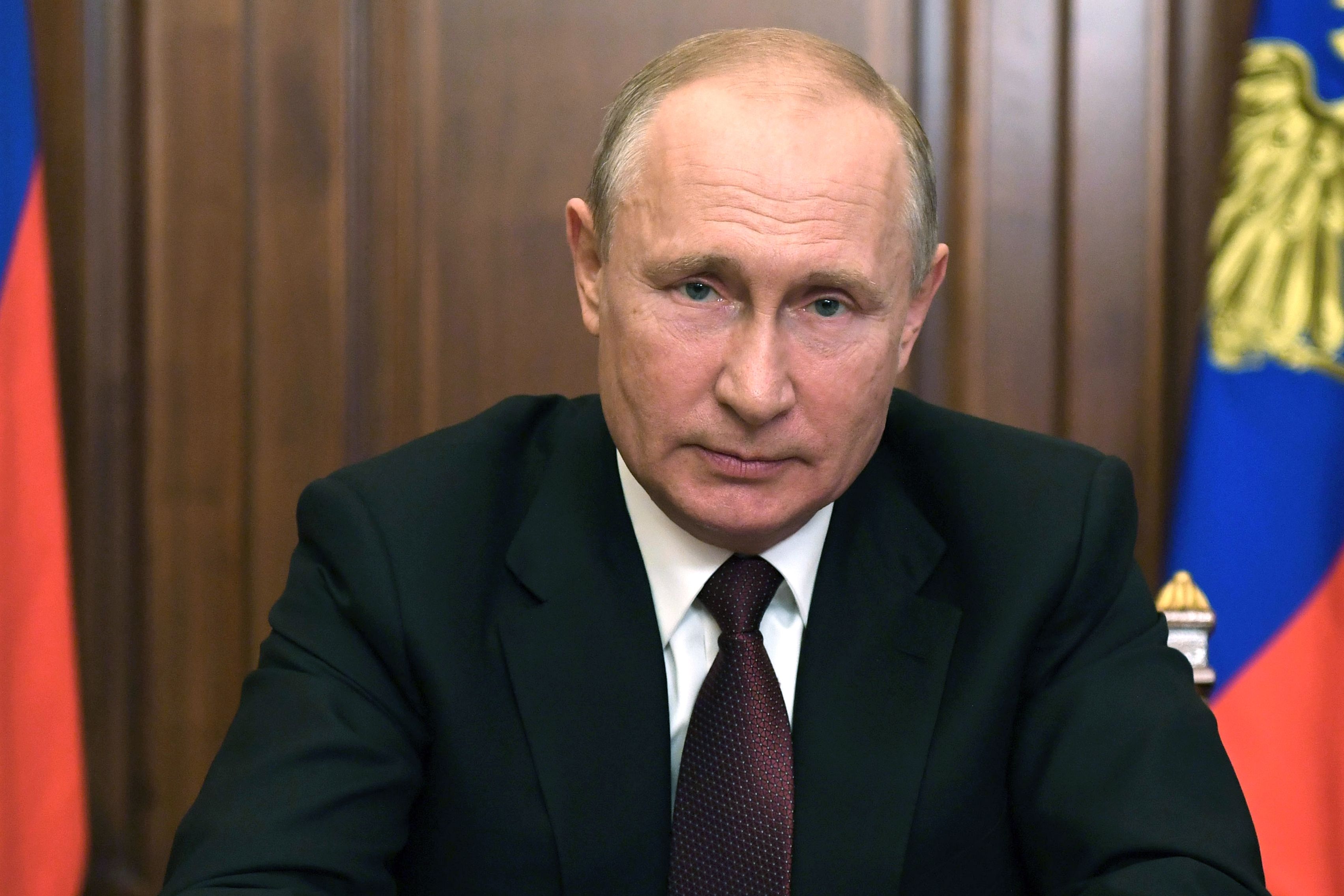Указ Президента Российской Федерации от 20.10.2021 № 595 "Об установлении на территории Российской Федерации нерабочих дней в октябре - ноябре 2021 г."