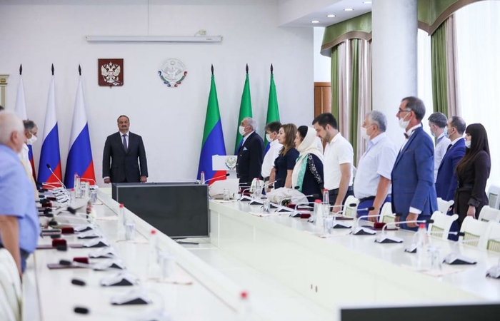 Сергей Меликов провел совещание с руководителями органов государственной власти республики
