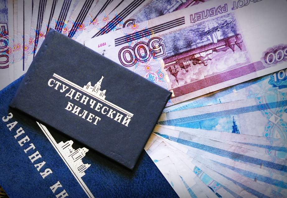 70 дагестанских студентов и аспирантов получат стипендии Главы РД