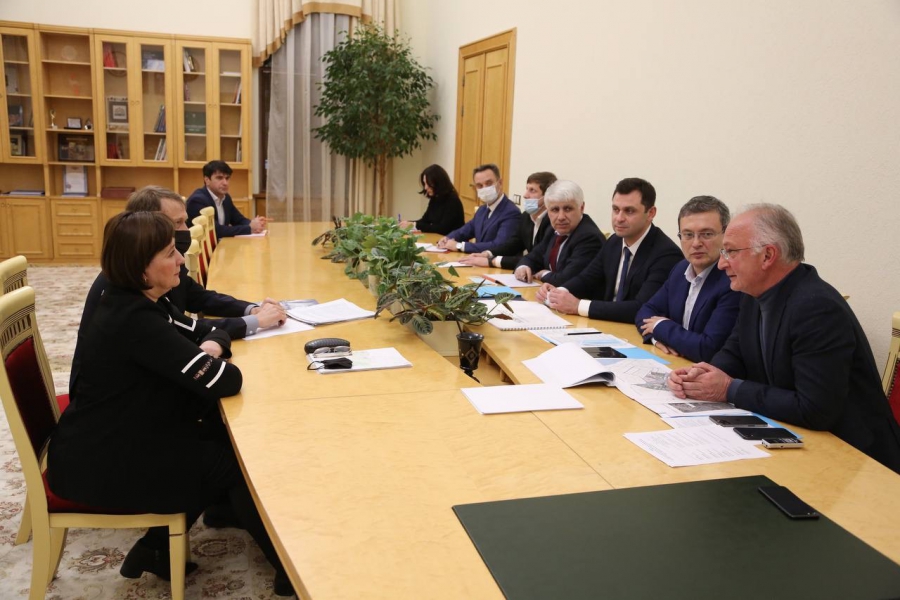 Абдулпатах Амирханов встретился с генеральным директором ОАО «Гипрогор» Еленой Чугуевской