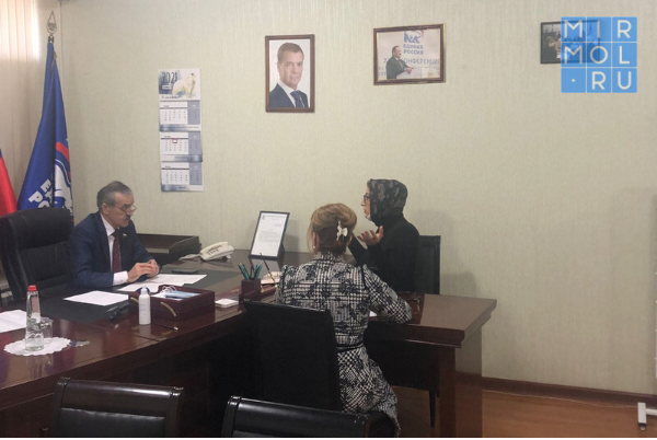 Нурбаганд Нурбагандов провел личный прием граждан