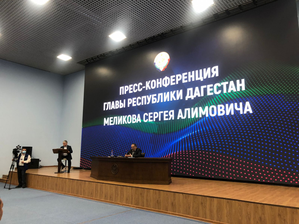 Сергей Меликов провел встречу с журналистами на республиканском форуме СМИ