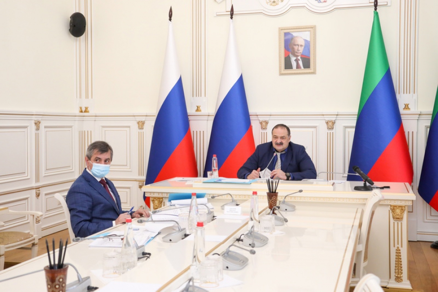 Сергей Меликов провел заседание по поступлению налоговых и неналоговых доходов в бюджет РД