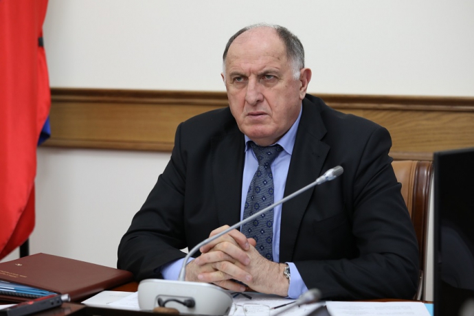 Абдулмуслим Абдулмуслимов провел заседание регионального кабинета министров