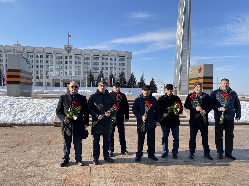Руководитель ансамбля «Лезгинка» принял участие в памятной акции «Вечный огонь» в Поволжье