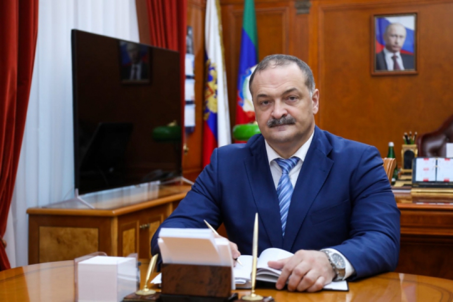 Сергей Меликов поздравил научное сообщество республики с профессиональным праздником