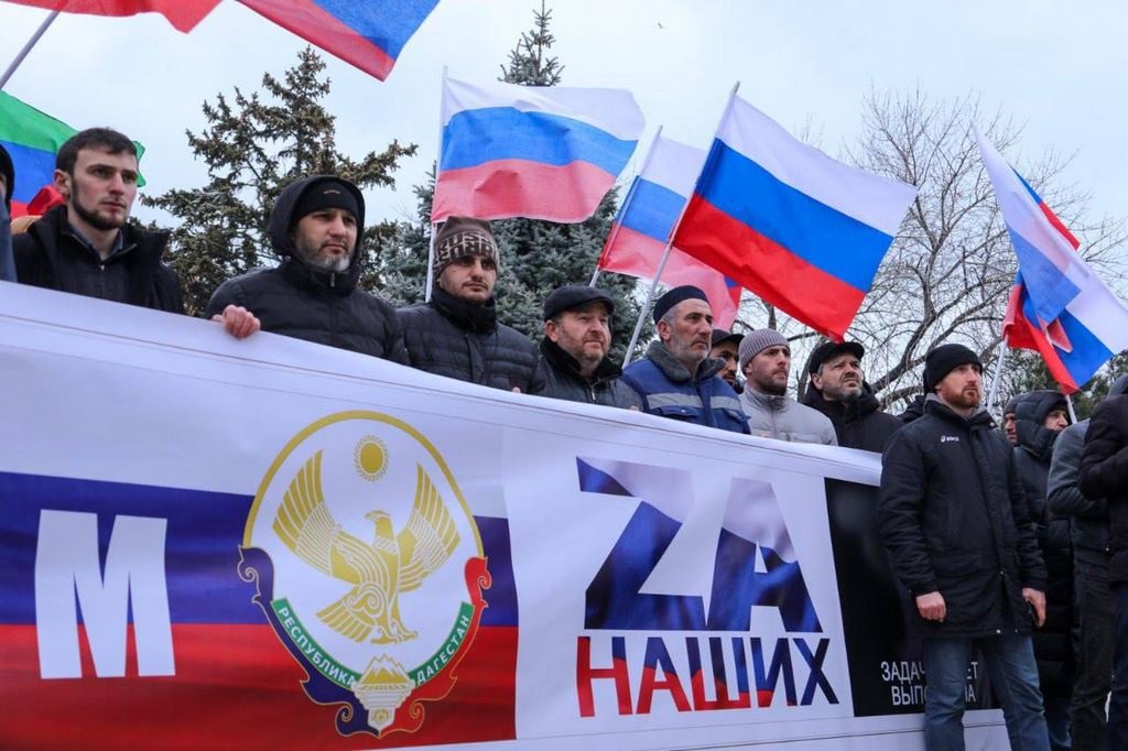 «ZA наших» - акция в поддержку российских военных прошла в Махачкале