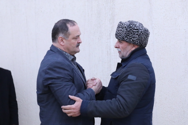 Глава Дагестана посетил семью Нурмагомеда Гаджимагомедова