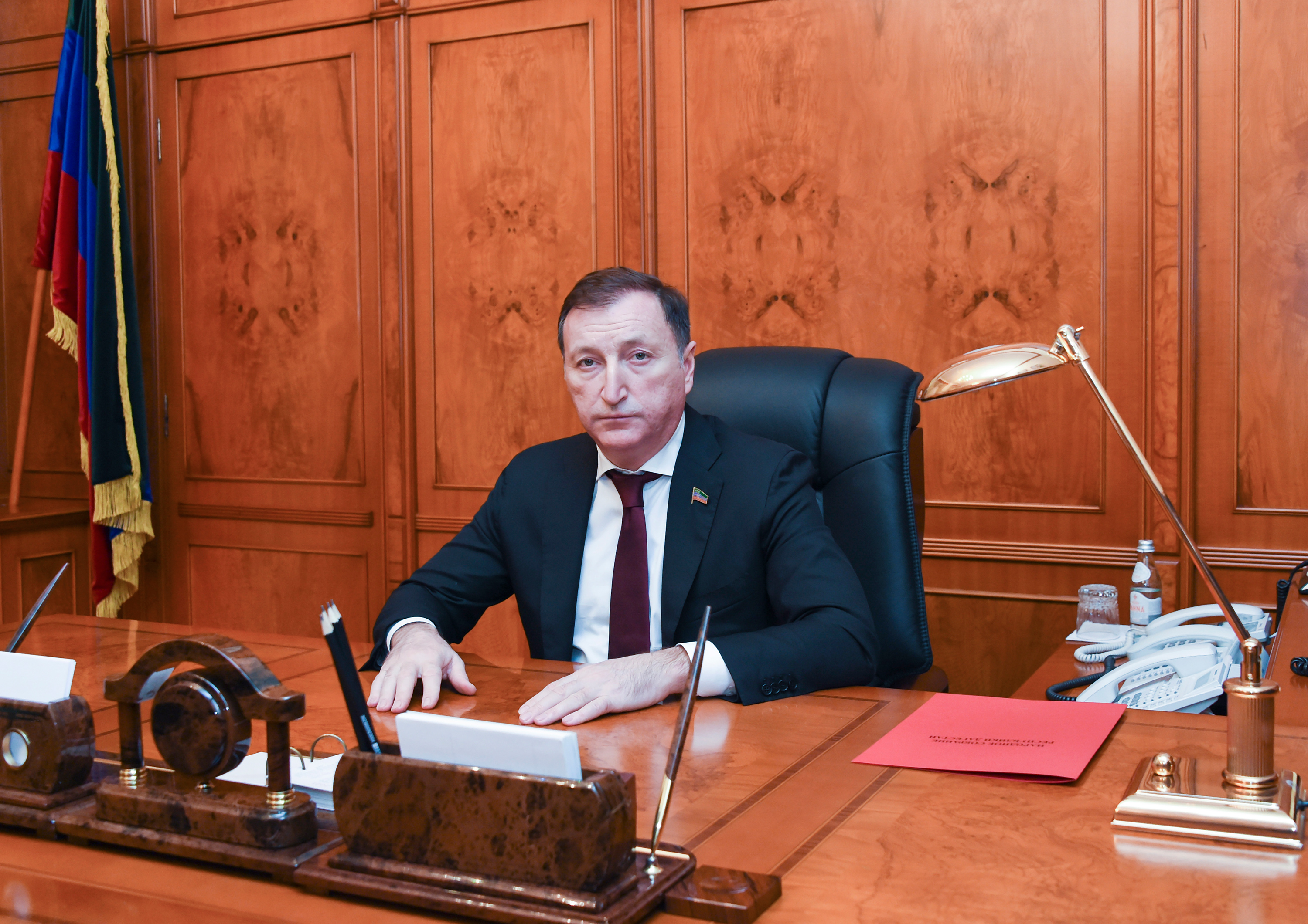 Заур Аскендеров поздравил дагестанцев с Днем российского парламентаризма
