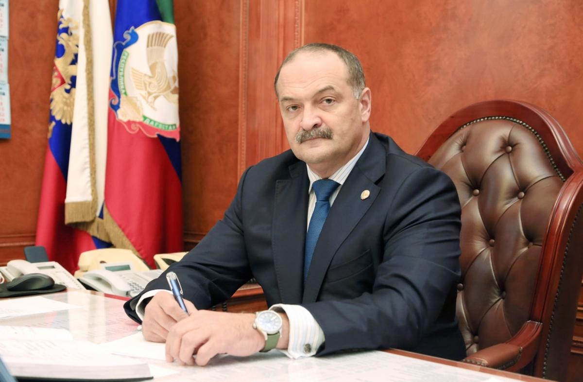 Сергей Меликов поздравил жителей Дагестана с Днем космонавтики
