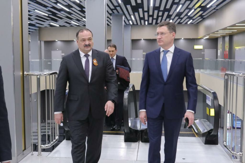 Александр Новак и Сергей Меликов ознакомились со вторым этапом реконструкции аэропорта «Уйташ»