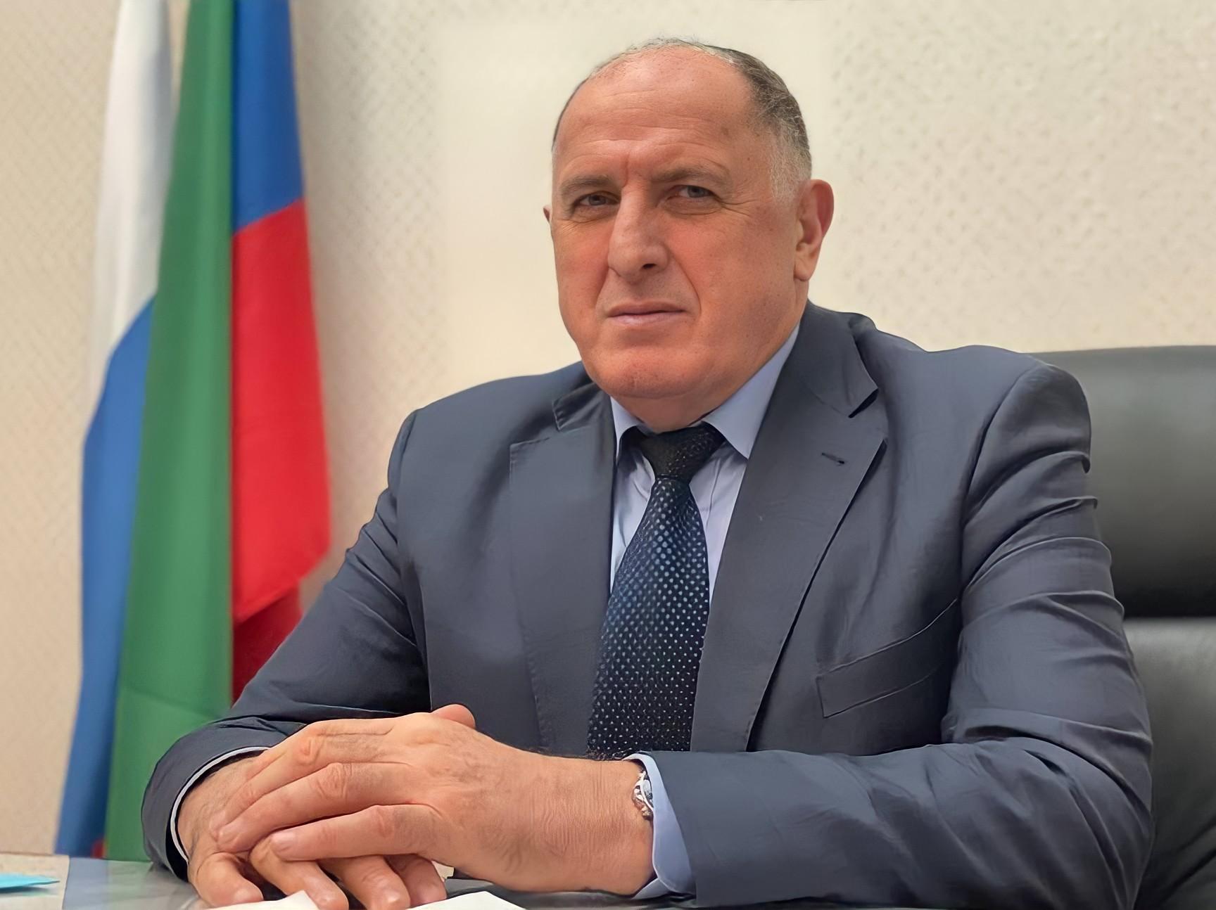 Абдулмуслим Абдулмуслимов поздравил дагестанцев с Днем России