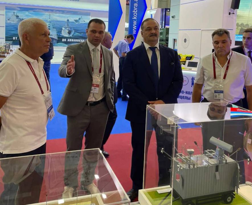 Сергей Меликов посетил форум «Армия-2022»