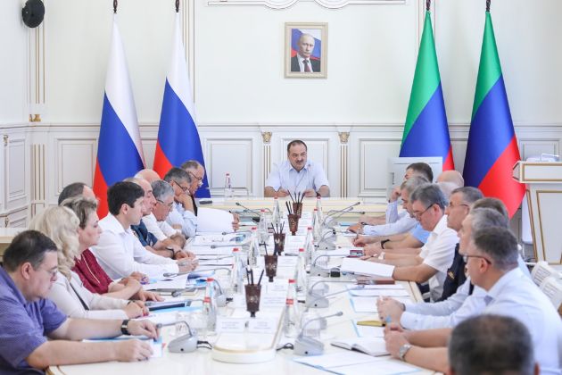 Сергей Меликов провел заседание Антитеррористической комиссии в РД