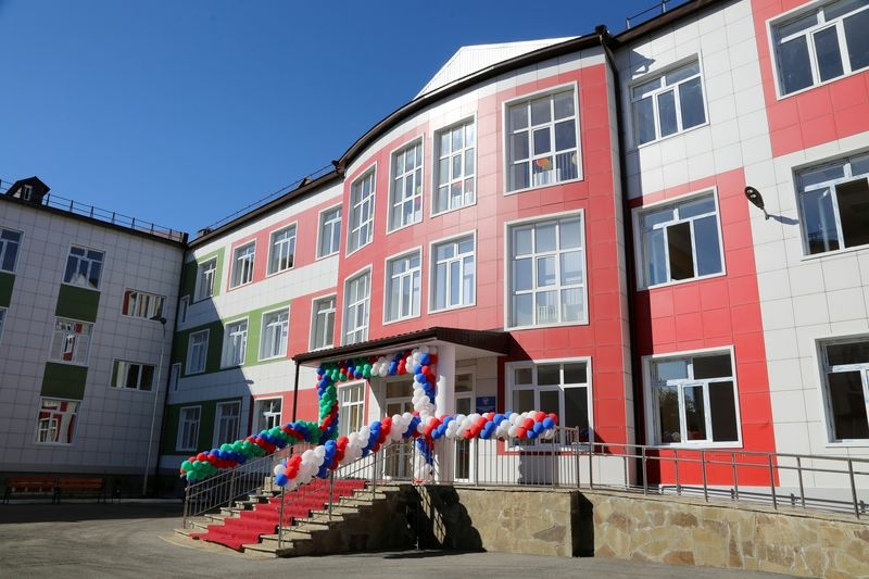 За новыми знаниями в новые школы