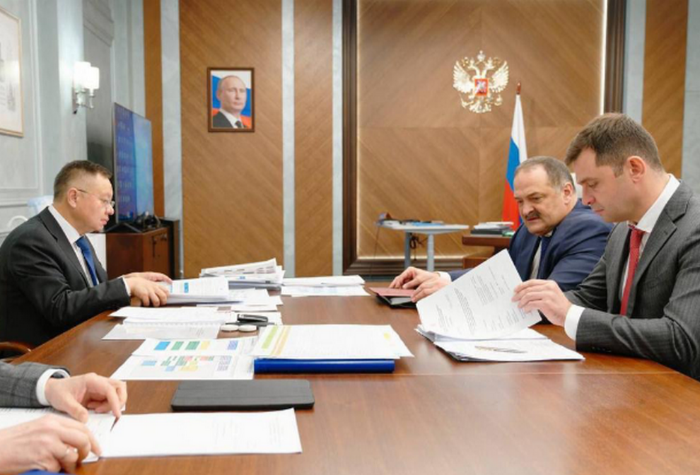 Ирек Файзуллин и Сергей Меликов обсудили реализацию в Дагестане ряда инфраструктурных проектов