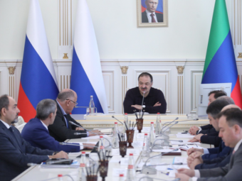 Сергей Меликов провёл оперативное совещание по актуальным вопросам развития Дагестана