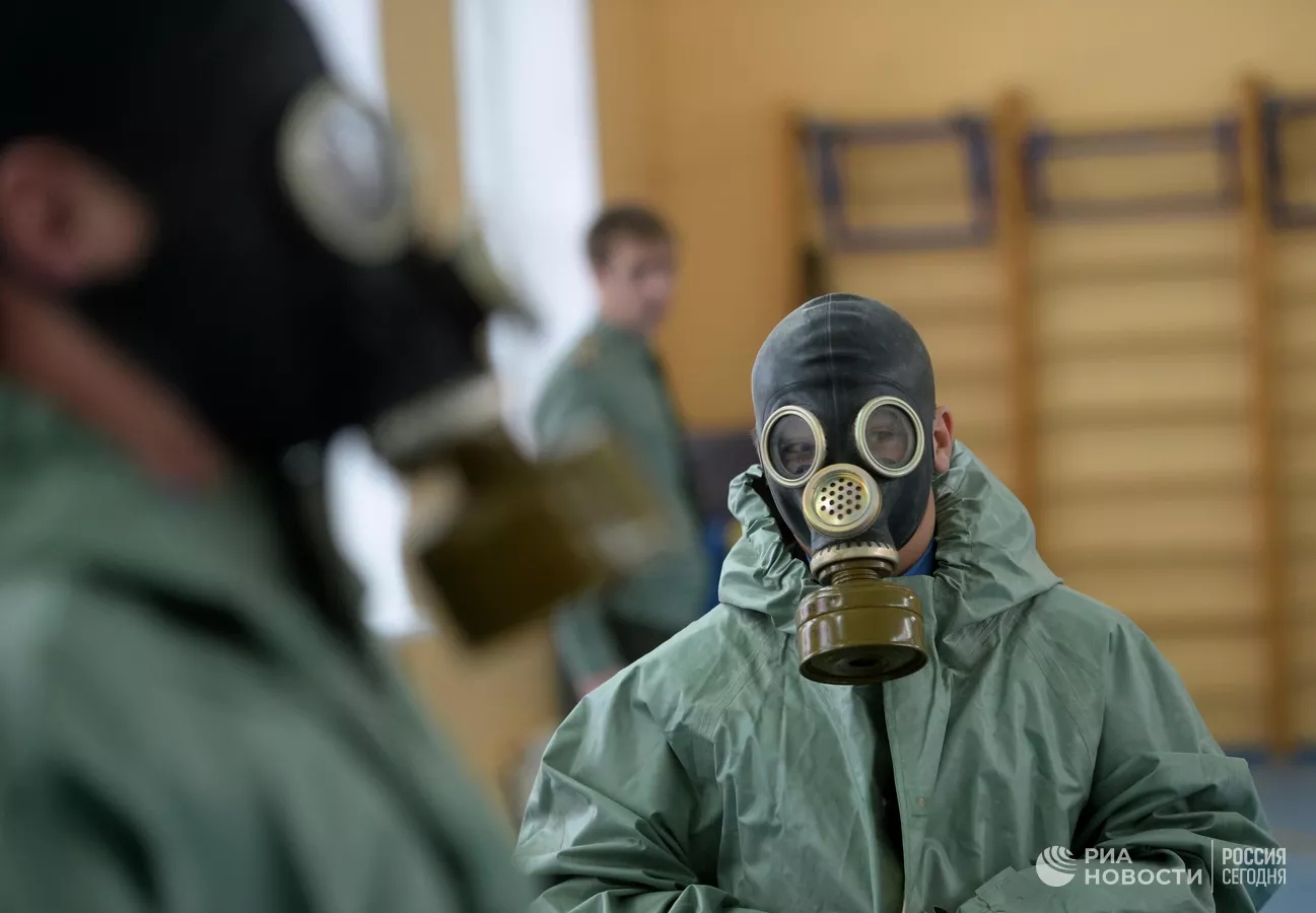 В школах со следующего учебного года введут начальную военную подготовку