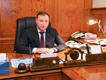 Заур Аскендеров: «Конституция РФ – фундамент всестороннего и гармоничного развития государства»
