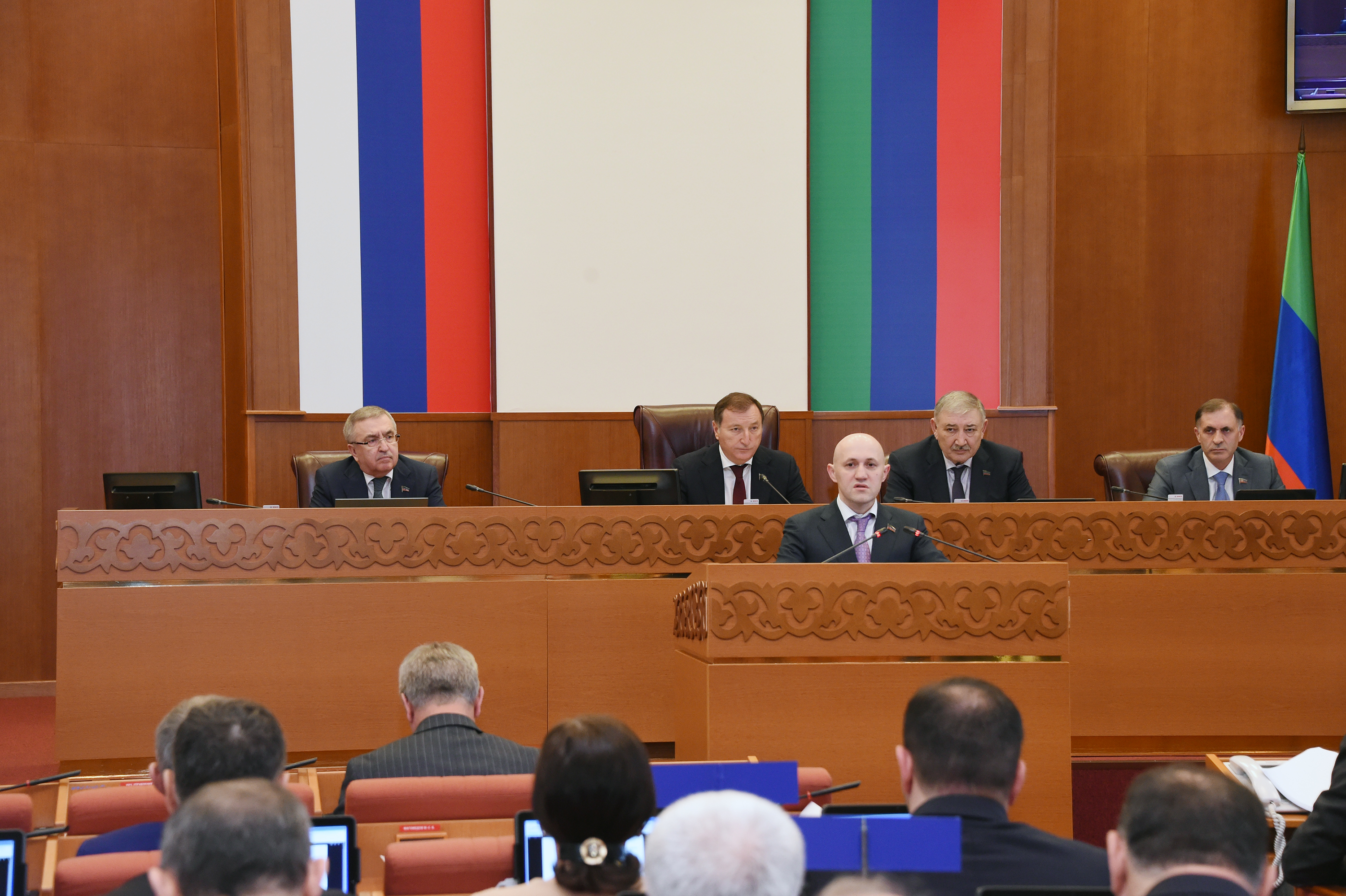 На 21-ой сессии НС РД внесли изменения о республиканском бюджете Дагестана на 2023 год