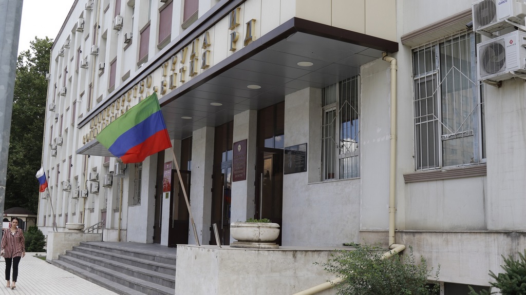 Минтруд РД рассказал о порядке продления пособий и выплат на детей