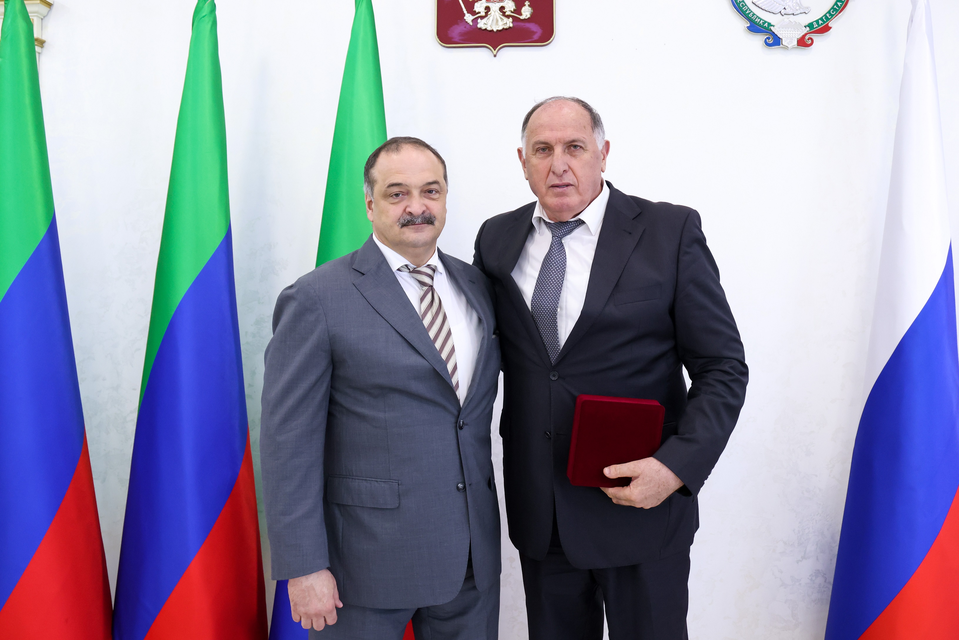 Абдулмуслим Абдулмуслимов поздравил Главу РД Сергея Меликова с Днем рождения