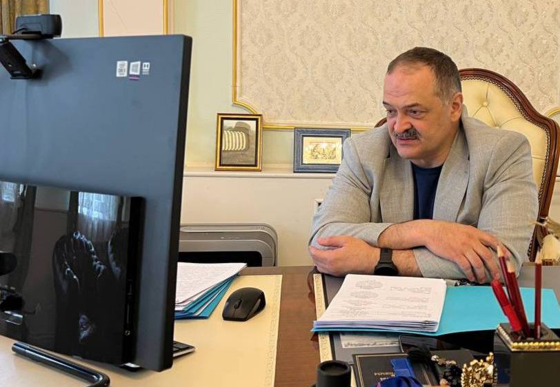 Сергей Меликов проводит совещание оперштаба по актуальным вопросам