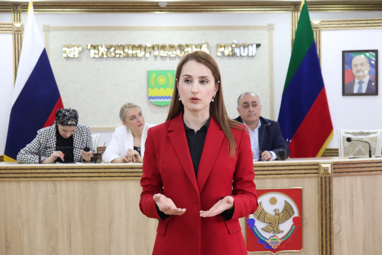 Первый заместитель министра образования и науки Дагестана Аида Далгатова прокомментировала новый закон об ограничении использования телефонов в школах