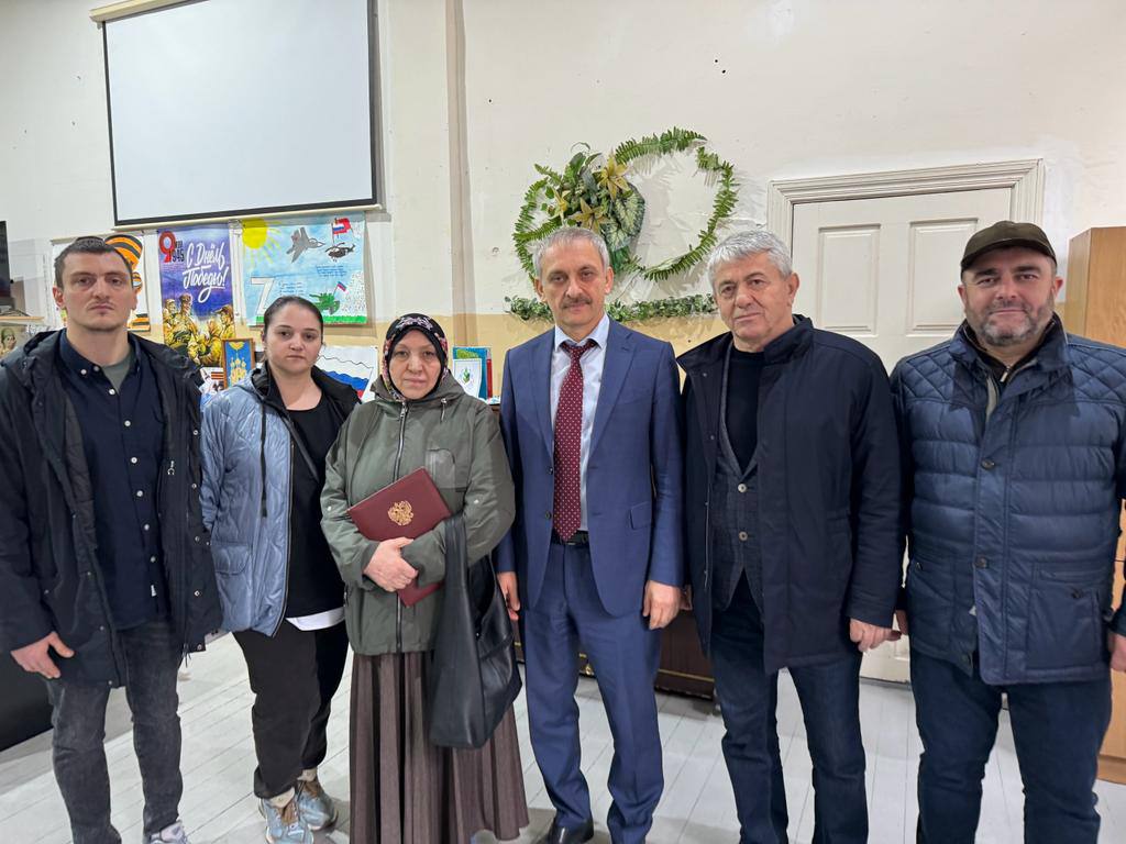 Энрик Муслимов встретился с матерью участника СВО