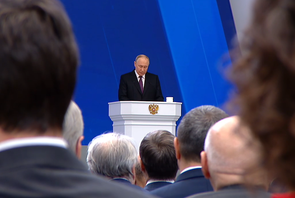 Путин поручил сформировать программу сохранения объектов культурного наследия
