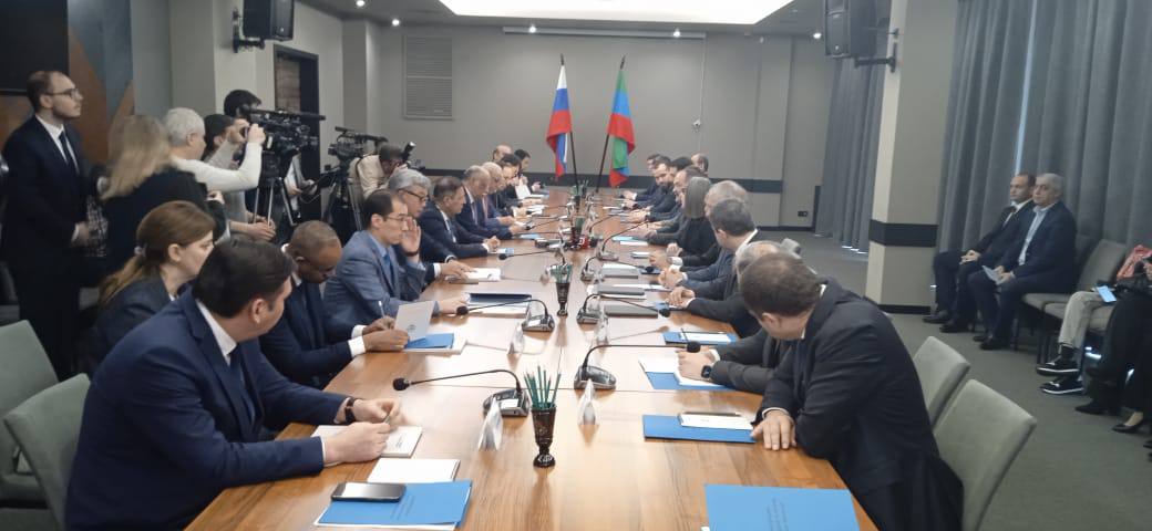 Сергей Меликов проводит встречу с представителями мусульманских стран