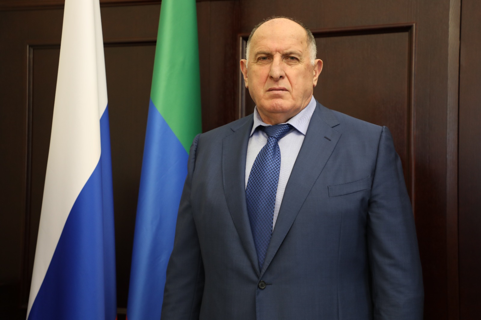 Работников органов МСУ с профессиональным праздником поздравил Абдулмуслим Абдулмуслимов  