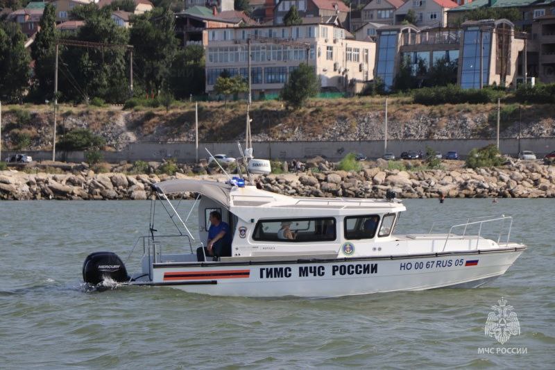 Профилактический рейд прошел на пляжах Махачкалы