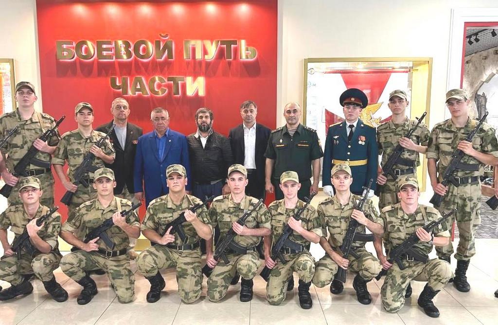Дагестанцы приняли военную присягу в части Росгвардии