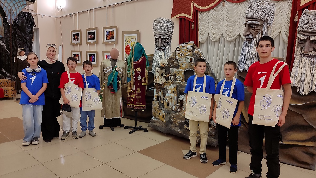 Спектакль «Сказка о Золотом Петушке» прошел в Дагестанском театре кукол