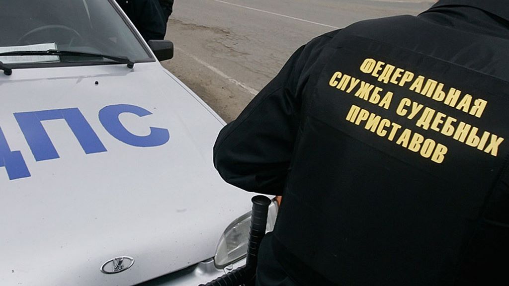 Должников на дорогах вычислит компьютер