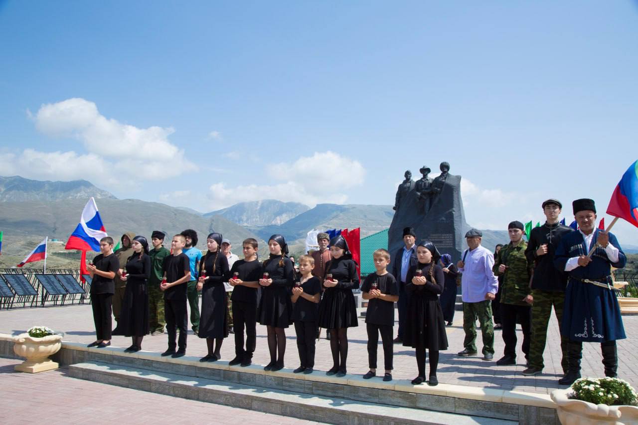 Митинг к 25-летию разгрома международных бандформирований прошел в Ботлихском районе