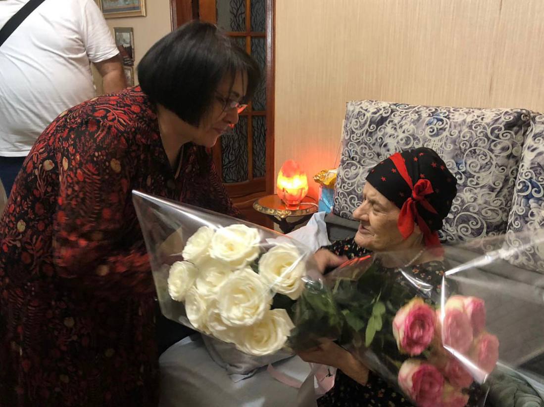 Народной артистке Дагестана Райганат Бутаевой исполнилось 90 лет