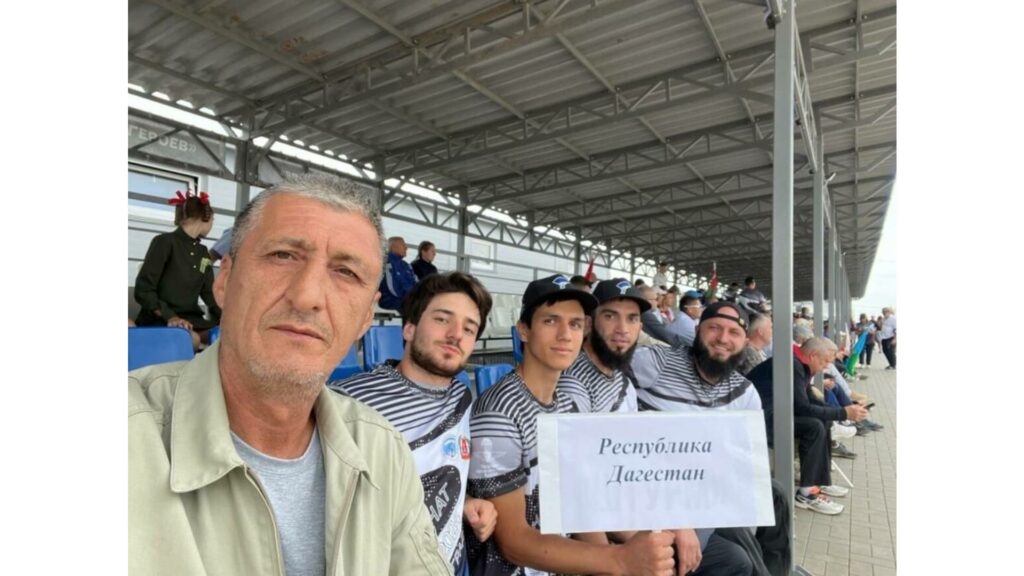 Парашютисты из РД покоряют небо над Средней Ахтубой