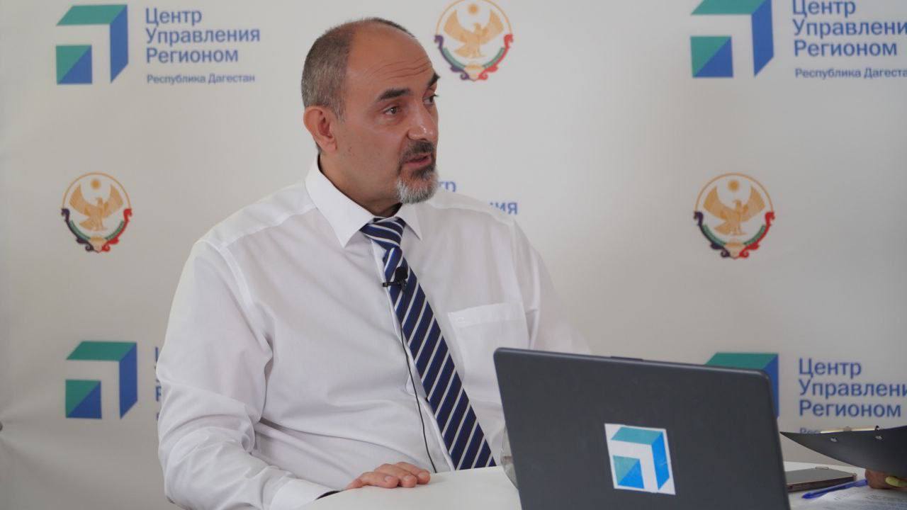 Яхья Бучаев рассказал об особенностях внедрения РИС «Электронное образование Дагестана»